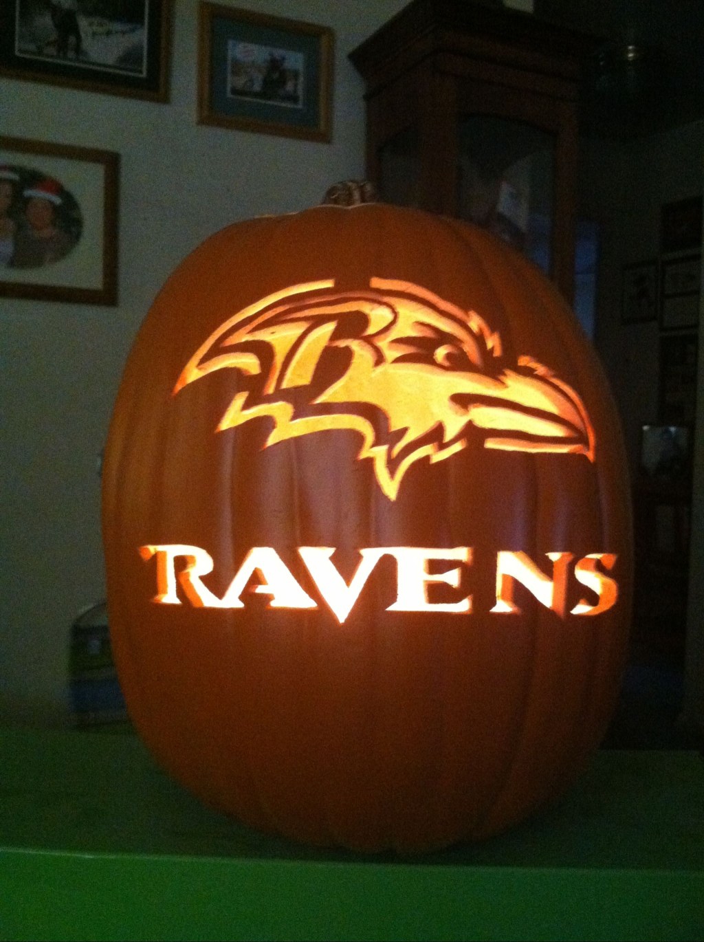 Picture of: Ravens  Pumpkin carving, Carving, Raven